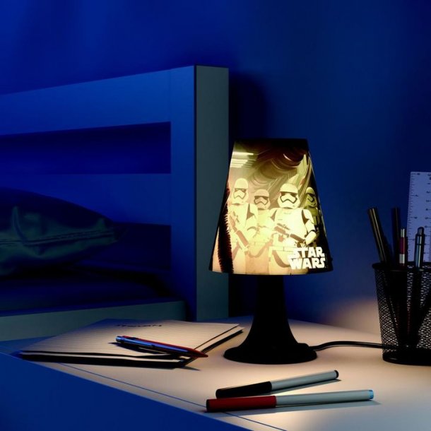 Phillips lampe med Star Wars skrrm og LED lyskilde